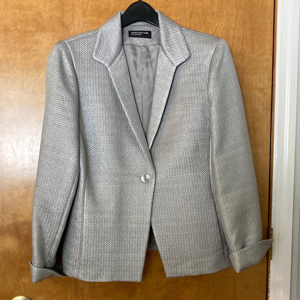 Jones New York silver grey blazer. Size 12
